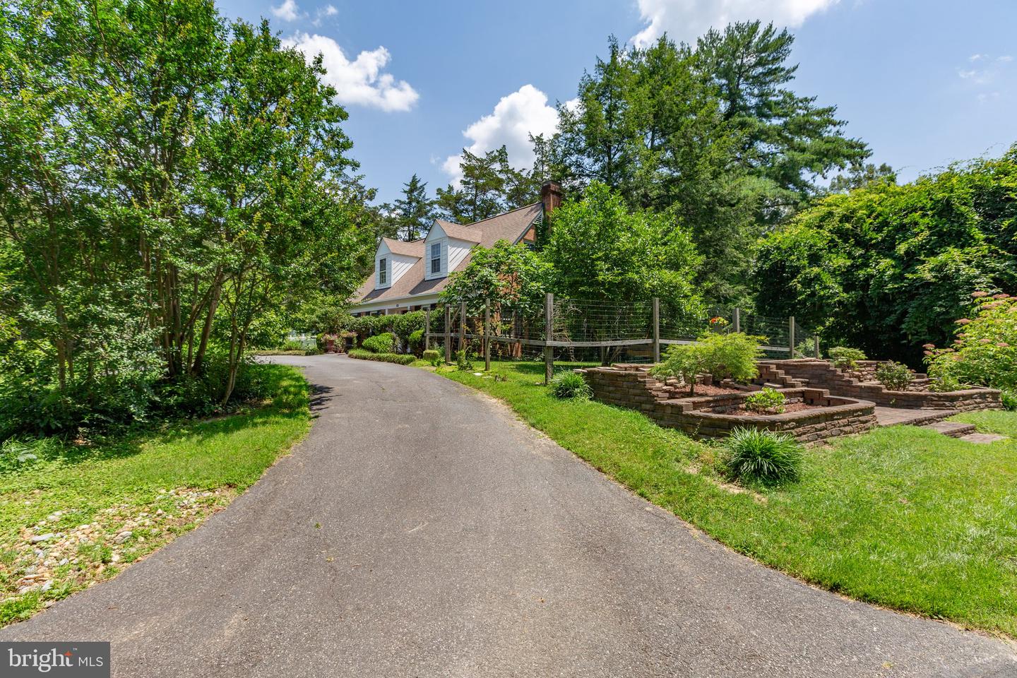 12 NELSON ST, FREDERICKSBURG, Virginia 22405, 4 Bedrooms Bedrooms, ,4 BathroomsBathrooms,Residential,For sale,12 NELSON ST,VAST2040246 MLS # VAST2040246