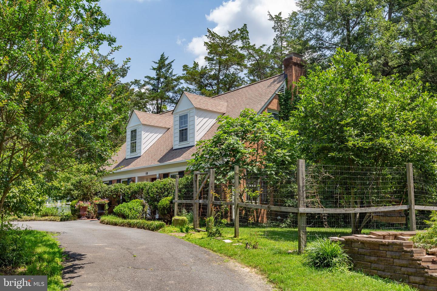 12 NELSON ST, FREDERICKSBURG, Virginia 22405, 4 Bedrooms Bedrooms, ,4 BathroomsBathrooms,Residential,For sale,12 NELSON ST,VAST2040246 MLS # VAST2040246