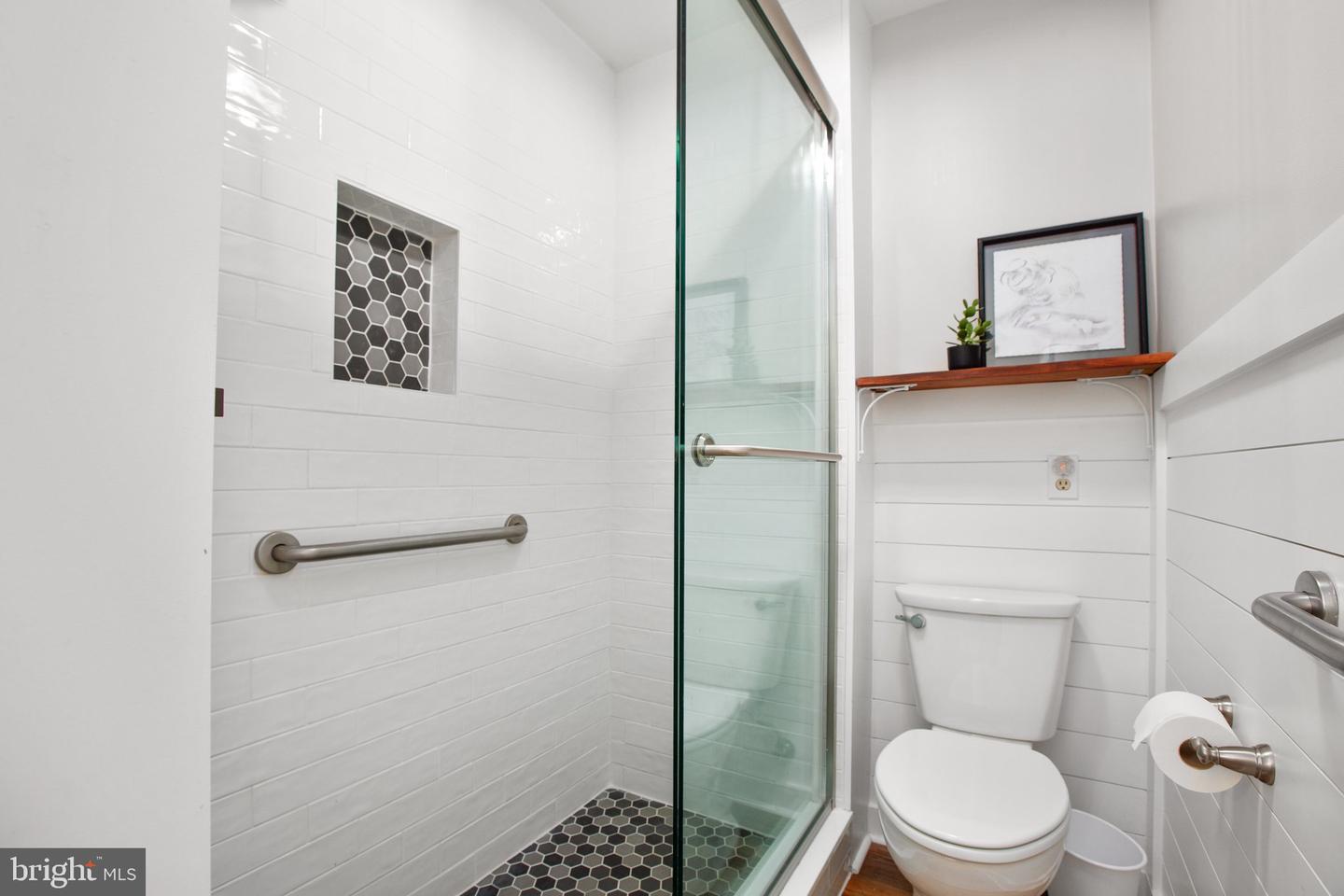 12 NELSON ST, FREDERICKSBURG, Virginia 22405, 4 Bedrooms Bedrooms, ,4 BathroomsBathrooms,Residential,For sale,12 NELSON ST,VAST2040246 MLS # VAST2040246