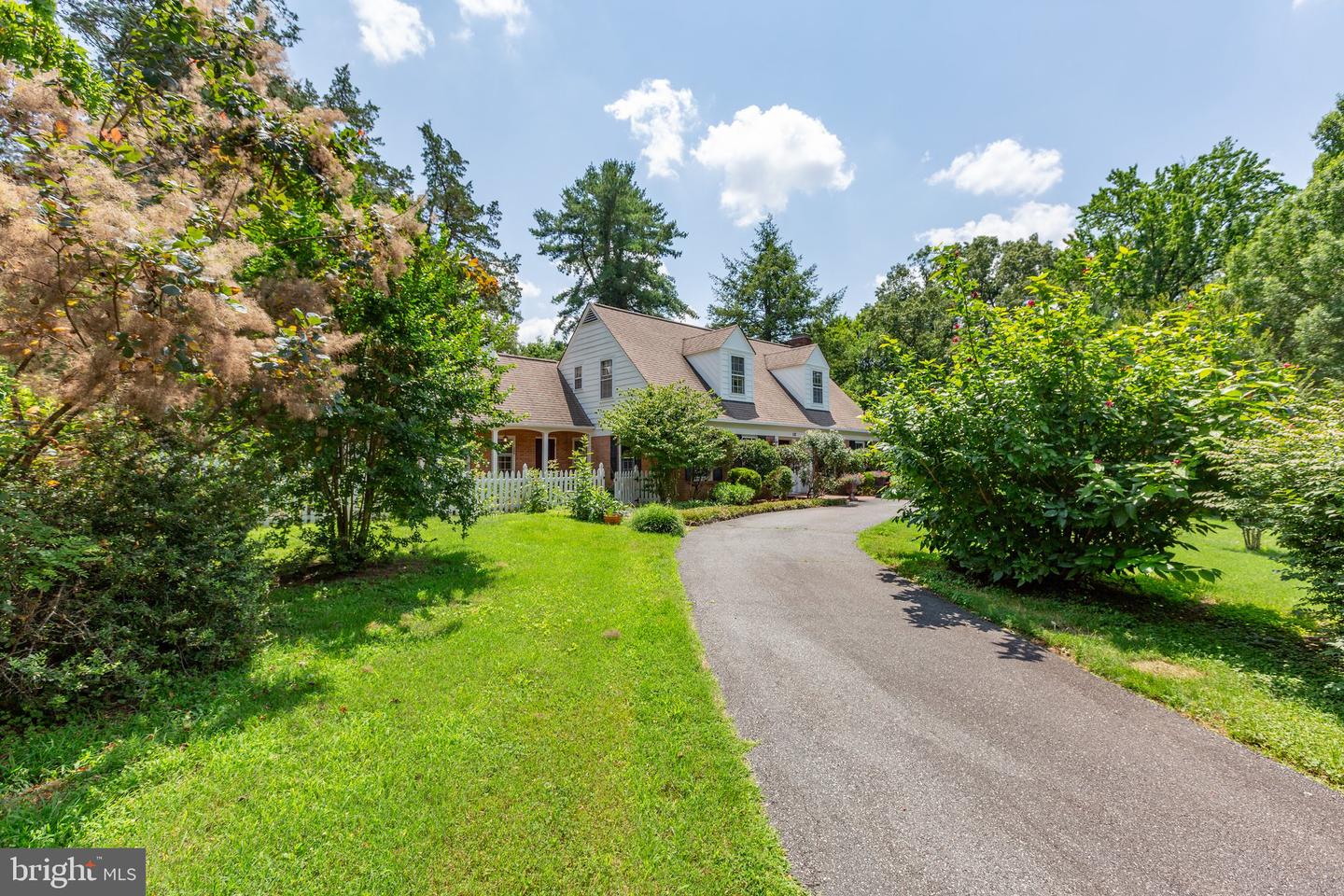 12 NELSON ST, FREDERICKSBURG, Virginia 22405, 4 Bedrooms Bedrooms, ,4 BathroomsBathrooms,Residential,For sale,12 NELSON ST,VAST2040246 MLS # VAST2040246