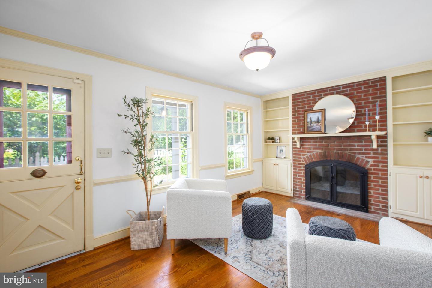 12 NELSON ST, FREDERICKSBURG, Virginia 22405, 4 Bedrooms Bedrooms, ,4 BathroomsBathrooms,Residential,For sale,12 NELSON ST,VAST2040246 MLS # VAST2040246