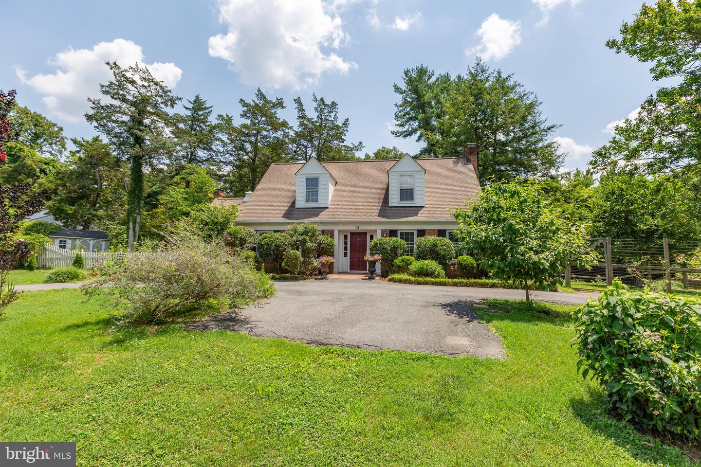 12 NELSON ST, FREDERICKSBURG, Virginia 22405, 4 Bedrooms Bedrooms, ,4 BathroomsBathrooms,Residential,For sale,12 NELSON ST,VAST2040246 MLS # VAST2040246