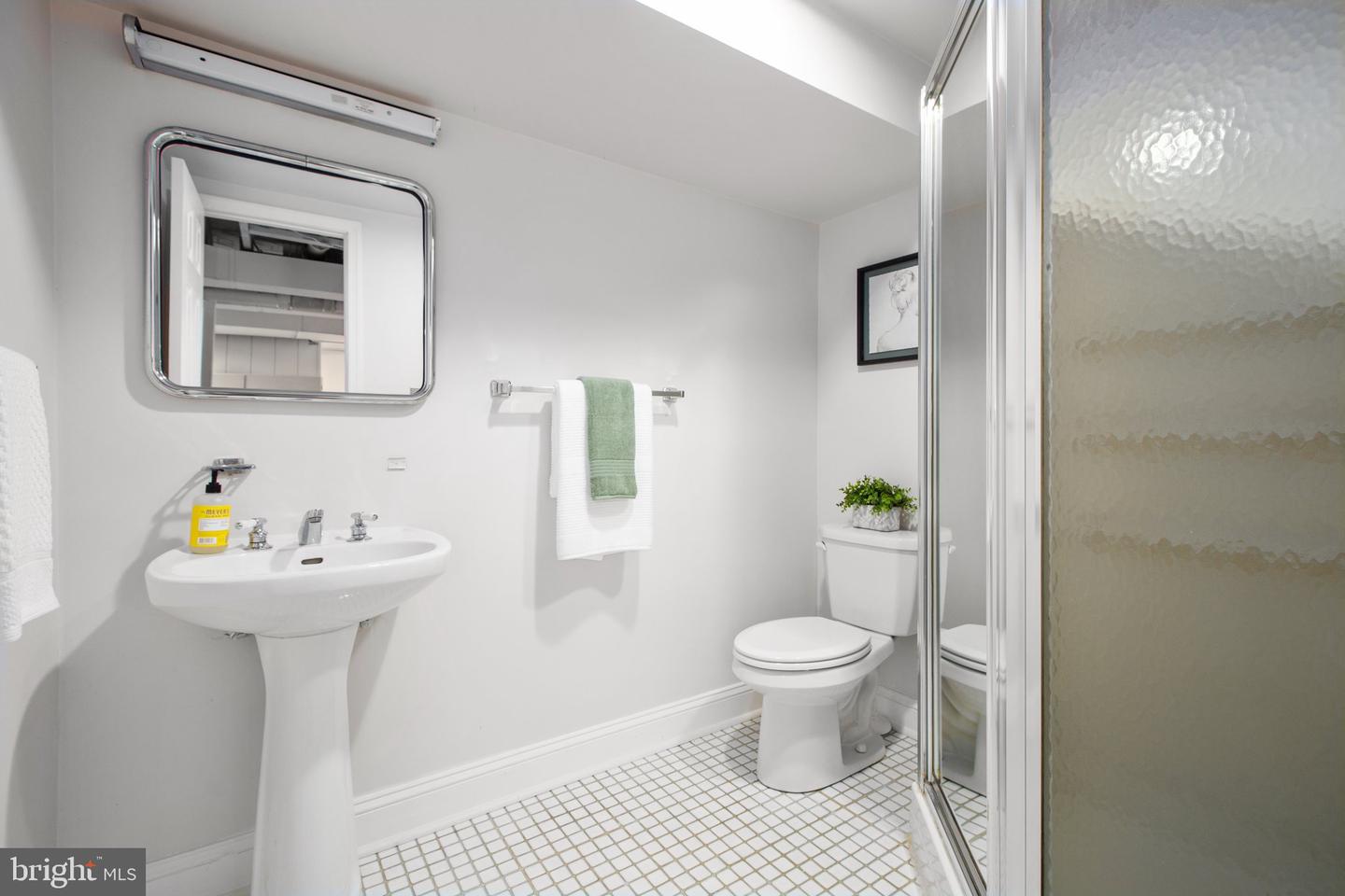 12 NELSON ST, FREDERICKSBURG, Virginia 22405, 4 Bedrooms Bedrooms, ,4 BathroomsBathrooms,Residential,For sale,12 NELSON ST,VAST2040246 MLS # VAST2040246