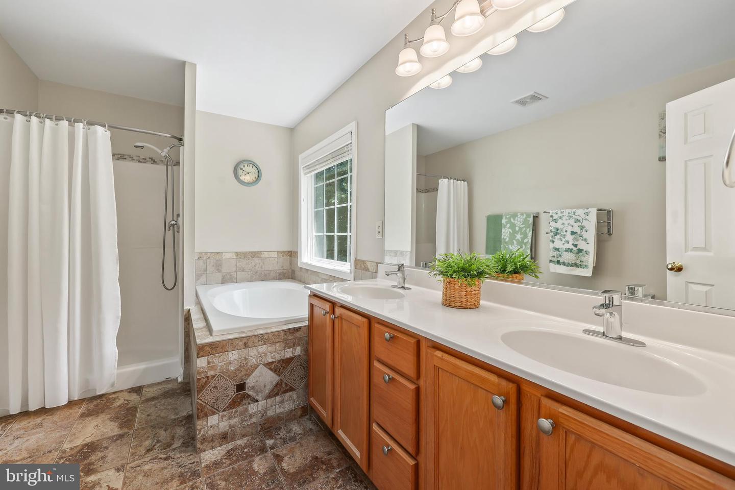2 EVANS LN, RUTHER GLEN, Virginia 22546, 4 Bedrooms Bedrooms, ,3 BathroomsBathrooms,Residential,For sale,2 EVANS LN,VACV2008386 MLS # VACV2008386