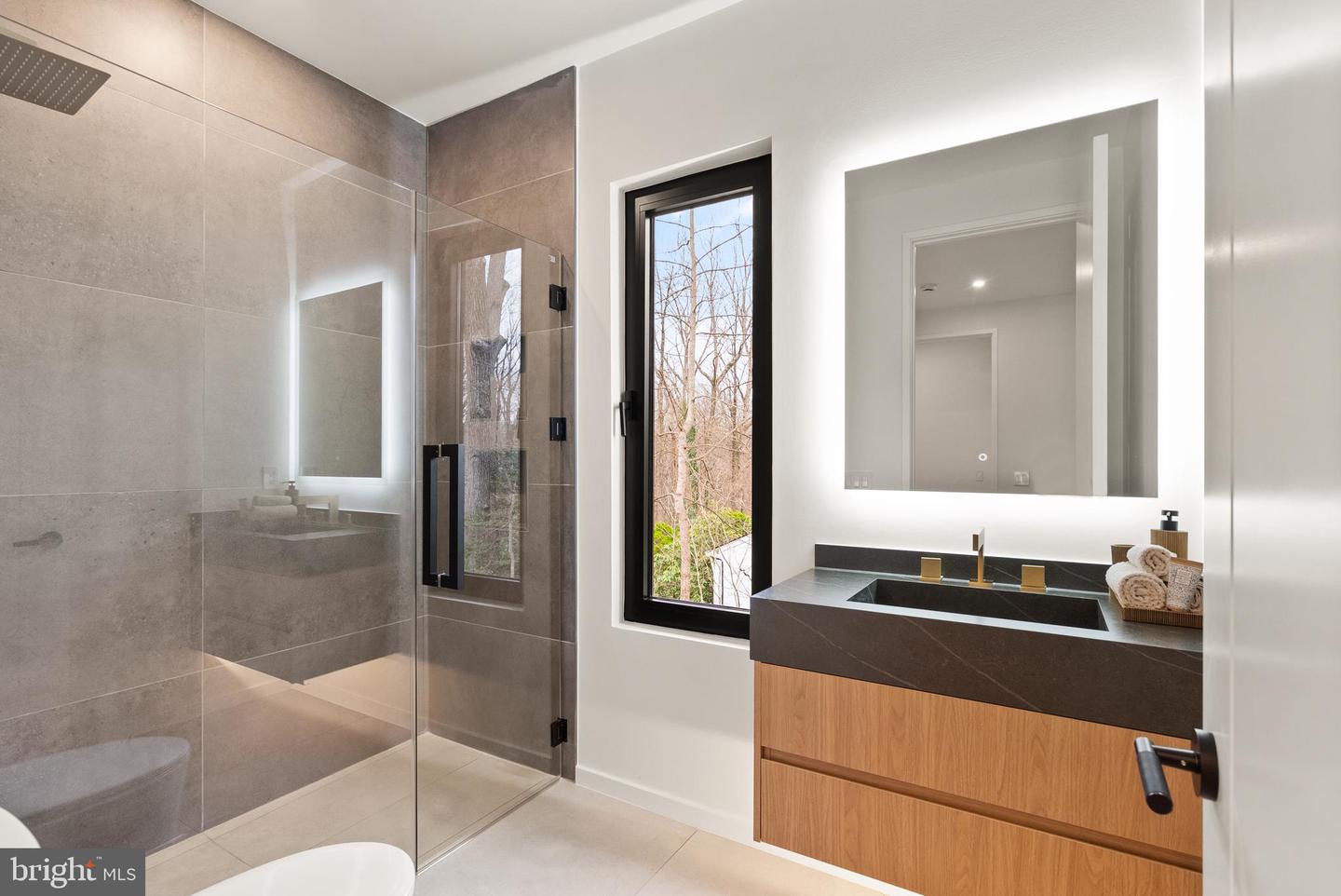 2745 N RADFORD ST, ARLINGTON, Virginia 22207, 6 Bedrooms Bedrooms, ,6 BathroomsBathrooms,Residential,For sale,2745 N RADFORD ST,VAAR2059876 MLS # VAAR2059876