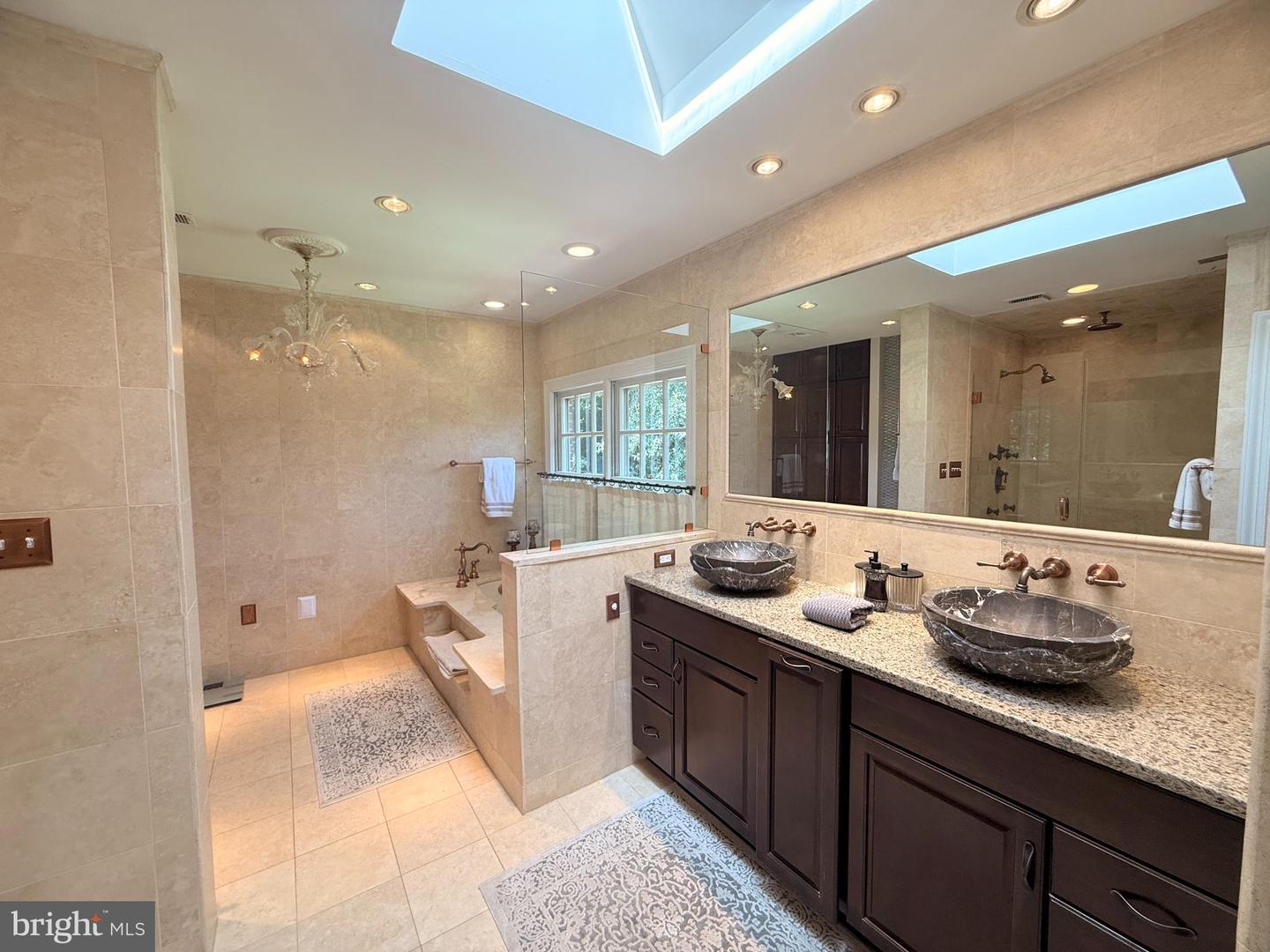 1904 BELLE HAVEN RD, ALEXANDRIA, Virginia 22307, 4 Bedrooms Bedrooms, ,3 BathroomsBathrooms,Residential,For sale,1904 BELLE HAVEN RD,VAFX2251040 MLS # VAFX2251040
