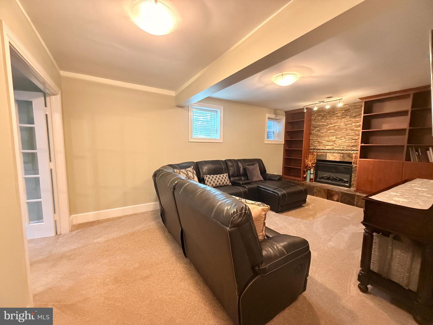 1904 BELLE HAVEN RD, ALEXANDRIA, Virginia 22307, 4 Bedrooms Bedrooms, ,3 BathroomsBathrooms,Residential,For sale,1904 BELLE HAVEN RD,VAFX2251040 MLS # VAFX2251040