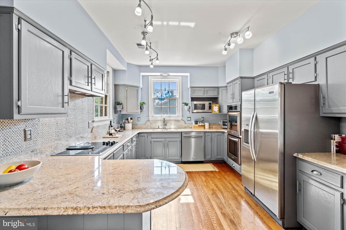 1904 BELLE HAVEN RD, ALEXANDRIA, Virginia 22307, 4 Bedrooms Bedrooms, ,3 BathroomsBathrooms,Residential,For sale,1904 BELLE HAVEN RD,VAFX2251040 MLS # VAFX2251040