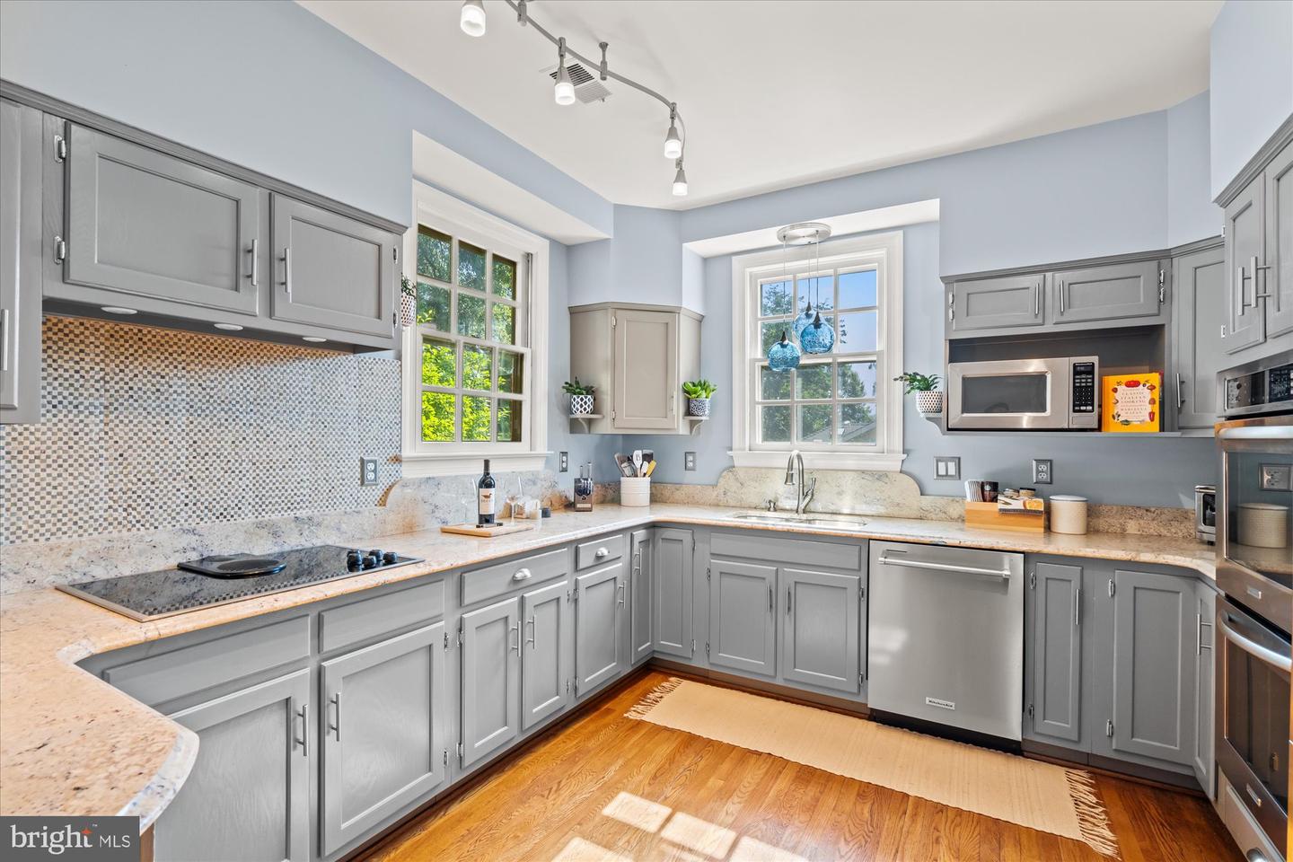 1904 BELLE HAVEN RD, ALEXANDRIA, Virginia 22307, 4 Bedrooms Bedrooms, ,3 BathroomsBathrooms,Residential,For sale,1904 BELLE HAVEN RD,VAFX2251040 MLS # VAFX2251040