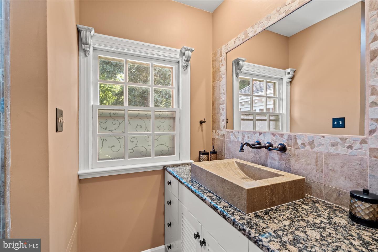 1904 BELLE HAVEN RD, ALEXANDRIA, Virginia 22307, 4 Bedrooms Bedrooms, ,3 BathroomsBathrooms,Residential,For sale,1904 BELLE HAVEN RD,VAFX2251040 MLS # VAFX2251040