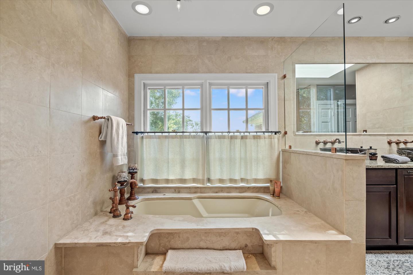 1904 BELLE HAVEN RD, ALEXANDRIA, Virginia 22307, 4 Bedrooms Bedrooms, ,3 BathroomsBathrooms,Residential,For sale,1904 BELLE HAVEN RD,VAFX2251040 MLS # VAFX2251040