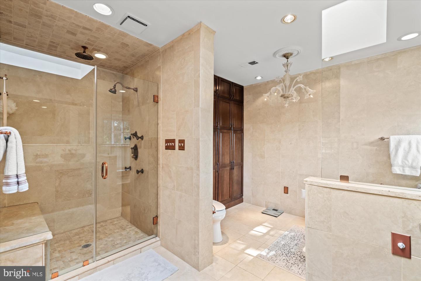 1904 BELLE HAVEN RD, ALEXANDRIA, Virginia 22307, 4 Bedrooms Bedrooms, ,3 BathroomsBathrooms,Residential,For sale,1904 BELLE HAVEN RD,VAFX2251040 MLS # VAFX2251040