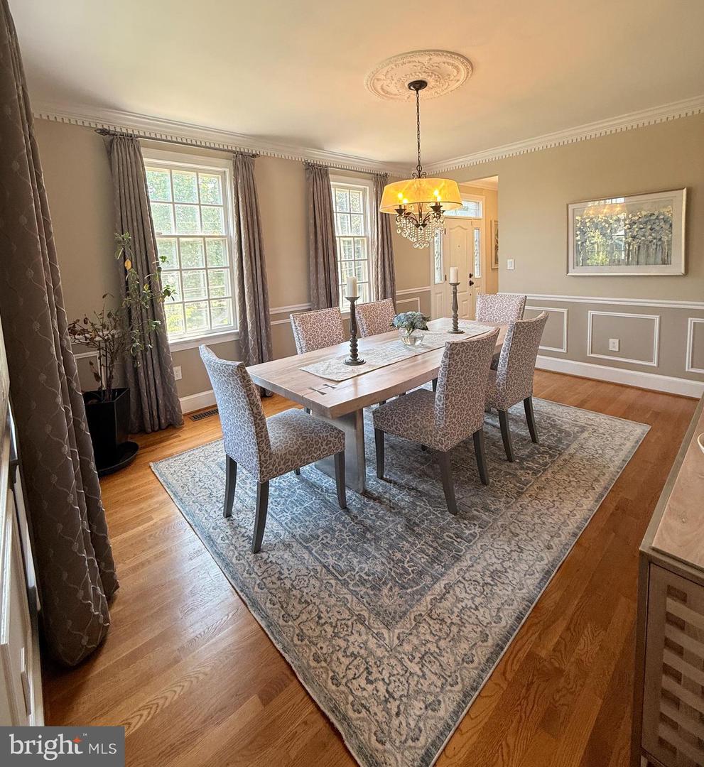 1904 BELLE HAVEN RD, ALEXANDRIA, Virginia 22307, 4 Bedrooms Bedrooms, ,3 BathroomsBathrooms,Residential,For sale,1904 BELLE HAVEN RD,VAFX2251040 MLS # VAFX2251040