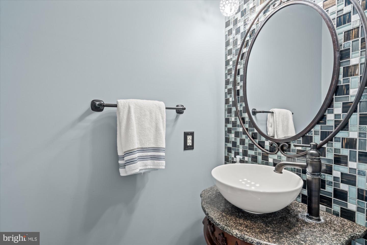 1904 BELLE HAVEN RD, ALEXANDRIA, Virginia 22307, 4 Bedrooms Bedrooms, ,3 BathroomsBathrooms,Residential,For sale,1904 BELLE HAVEN RD,VAFX2251040 MLS # VAFX2251040