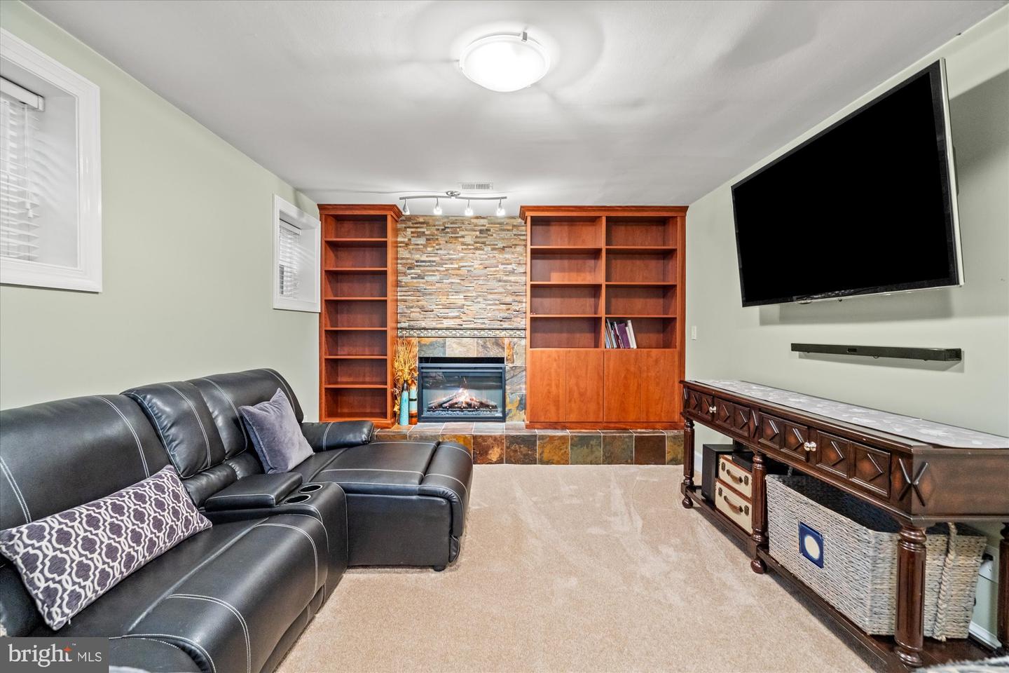 1904 BELLE HAVEN RD, ALEXANDRIA, Virginia 22307, 4 Bedrooms Bedrooms, ,3 BathroomsBathrooms,Residential,For sale,1904 BELLE HAVEN RD,VAFX2251040 MLS # VAFX2251040