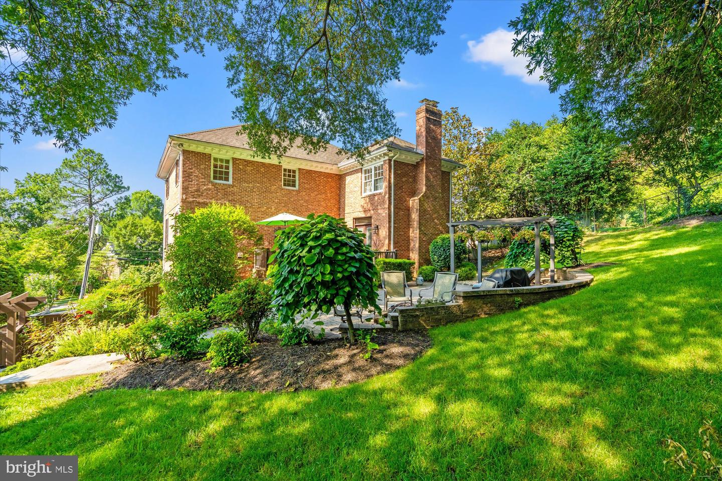 1904 BELLE HAVEN RD, ALEXANDRIA, Virginia 22307, 4 Bedrooms Bedrooms, ,3 BathroomsBathrooms,Residential,For sale,1904 BELLE HAVEN RD,VAFX2251040 MLS # VAFX2251040
