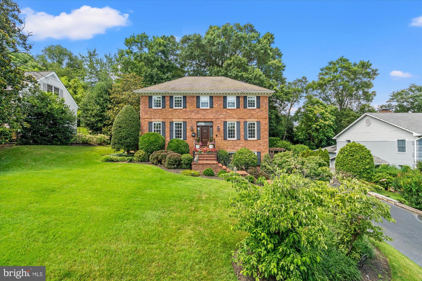 1904 BELLE HAVEN RD, ALEXANDRIA, Virginia 22307, 4 Bedrooms Bedrooms, ,3 BathroomsBathrooms,Residential,For sale,1904 BELLE HAVEN RD,VAFX2251040 MLS # VAFX2251040