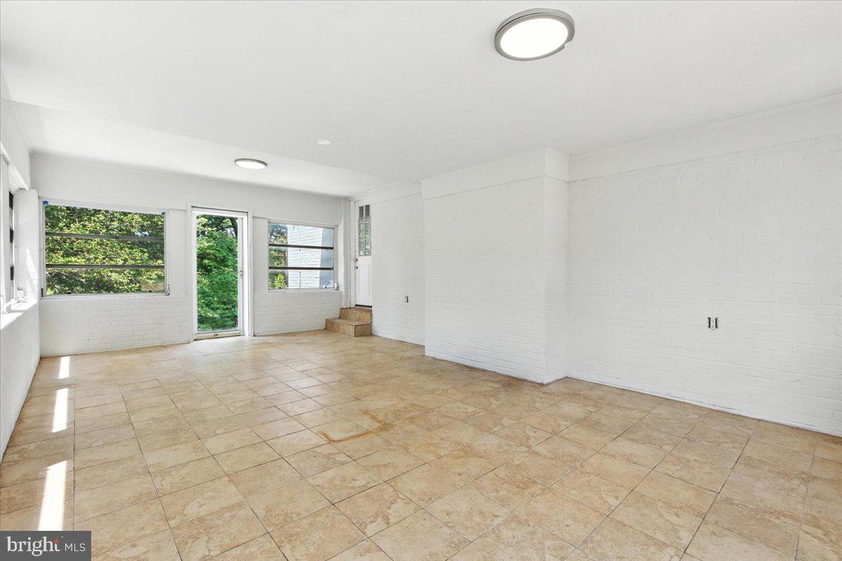 3310 MILITARY DR, FALLS CHURCH, Virginia 22044, 5 Bedrooms Bedrooms, ,3 BathroomsBathrooms,Residential,For sale,3310 MILITARY DR,VAFX2250198 MLS # VAFX2250198