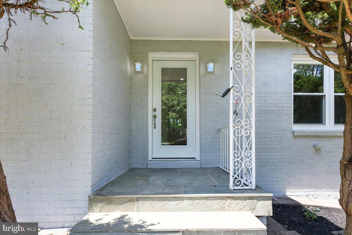 3310 MILITARY DR, FALLS CHURCH, Virginia 22044, 5 Bedrooms Bedrooms, ,3 BathroomsBathrooms,Residential,For sale,3310 MILITARY DR,VAFX2250198 MLS # VAFX2250198