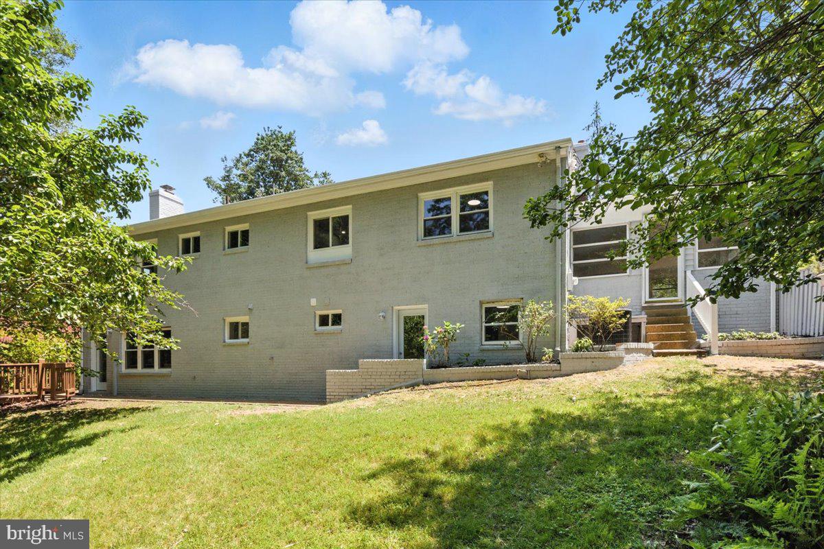 3310 MILITARY DR, FALLS CHURCH, Virginia 22044, 5 Bedrooms Bedrooms, ,3 BathroomsBathrooms,Residential,For sale,3310 MILITARY DR,VAFX2250198 MLS # VAFX2250198