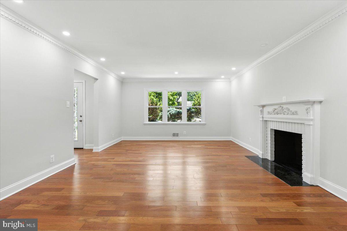 3310 MILITARY DR, FALLS CHURCH, Virginia 22044, 5 Bedrooms Bedrooms, ,3 BathroomsBathrooms,Residential,For sale,3310 MILITARY DR,VAFX2250198 MLS # VAFX2250198