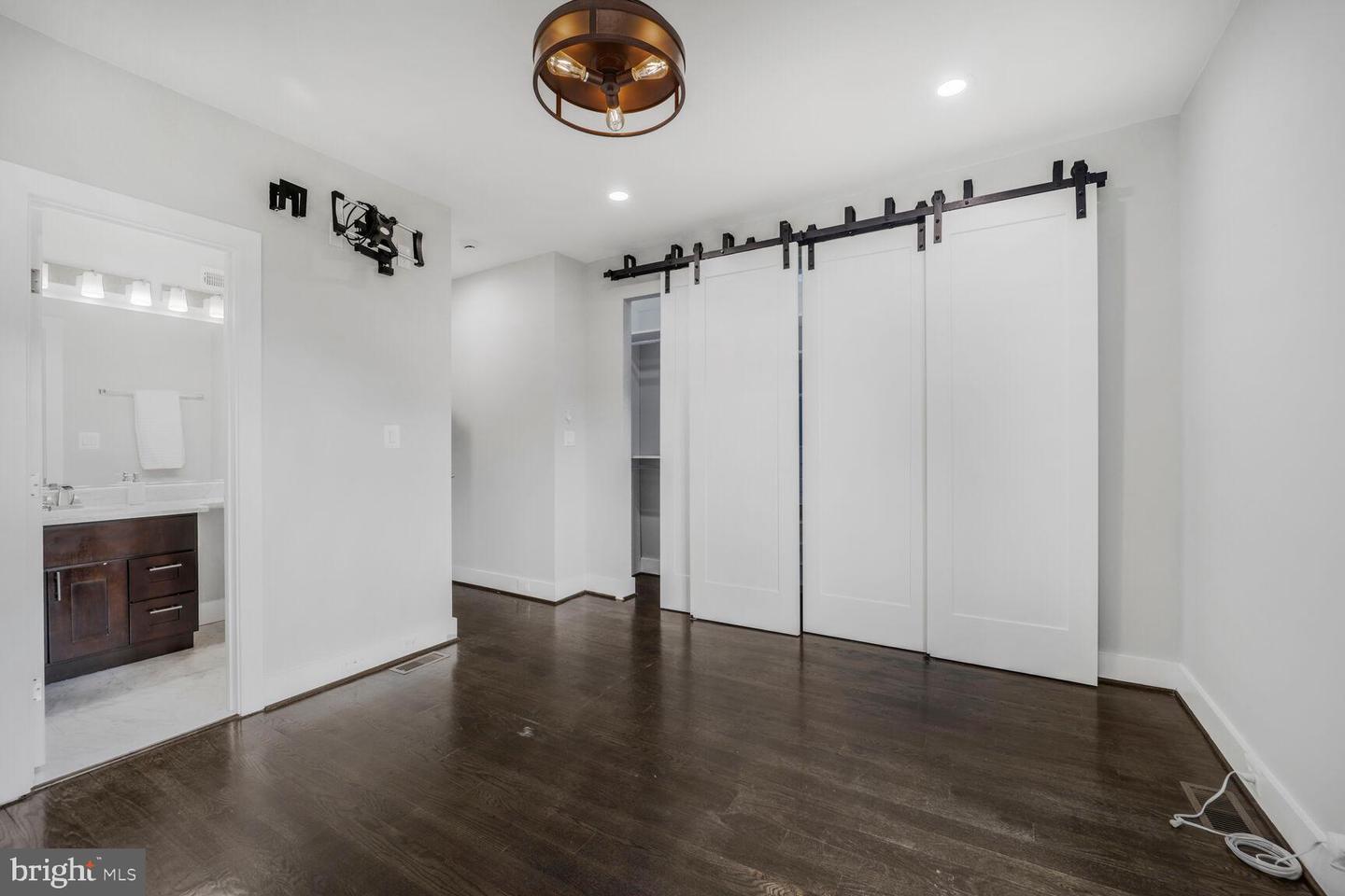 2015 FLAGLER PL NW #2, WASHINGTON, District Of Columbia 20001, 2 Bedrooms Bedrooms, ,2 BathroomsBathrooms,Residential,For sale,2015 FLAGLER PL NW #2,DCDC2207558 MLS # DCDC2207558