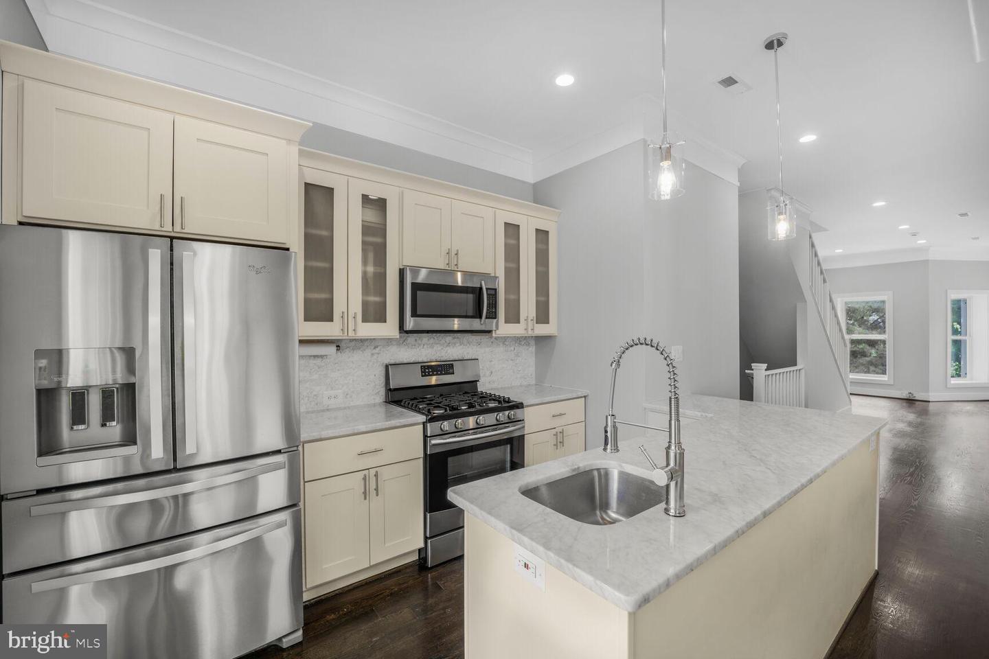 2015 FLAGLER PL NW #2, WASHINGTON, District Of Columbia 20001, 2 Bedrooms Bedrooms, ,2 BathroomsBathrooms,Residential,For sale,2015 FLAGLER PL NW #2,DCDC2207558 MLS # DCDC2207558