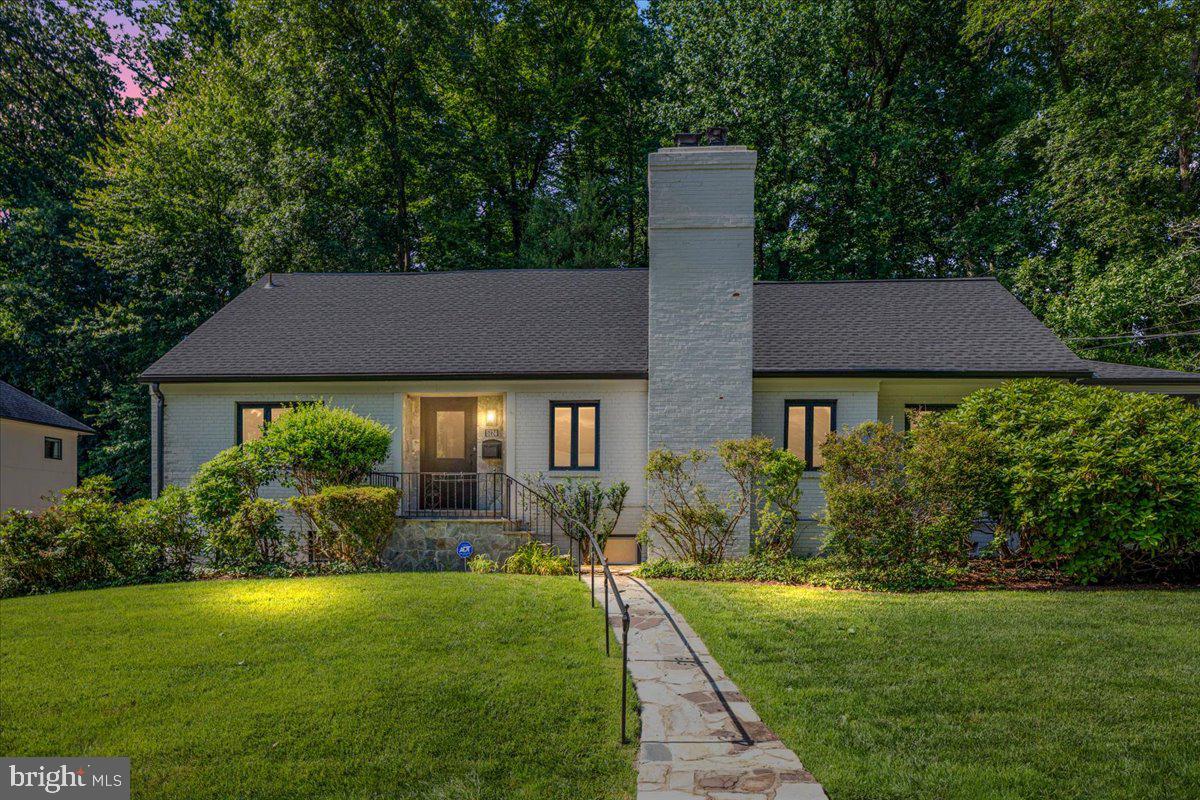 5124 37TH ST N, ARLINGTON, Virginia 22207, 5 Bedrooms Bedrooms, ,4 BathroomsBathrooms,Residential,For sale,5124 37TH ST N,VAAR2059832 MLS # VAAR2059832