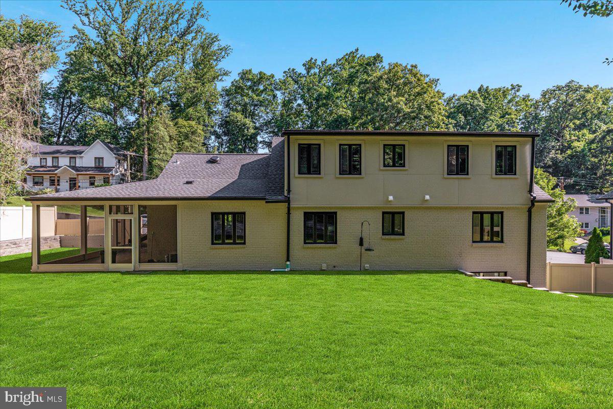 5124 37TH ST N, ARLINGTON, Virginia 22207, 5 Bedrooms Bedrooms, ,4 BathroomsBathrooms,Residential,For sale,5124 37TH ST N,VAAR2059832 MLS # VAAR2059832