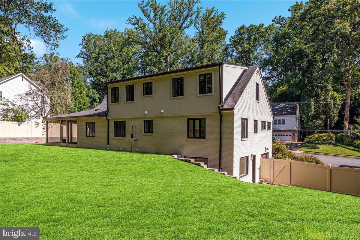 5124 37TH ST N, ARLINGTON, Virginia 22207, 5 Bedrooms Bedrooms, ,4 BathroomsBathrooms,Residential,For sale,5124 37TH ST N,VAAR2059832 MLS # VAAR2059832