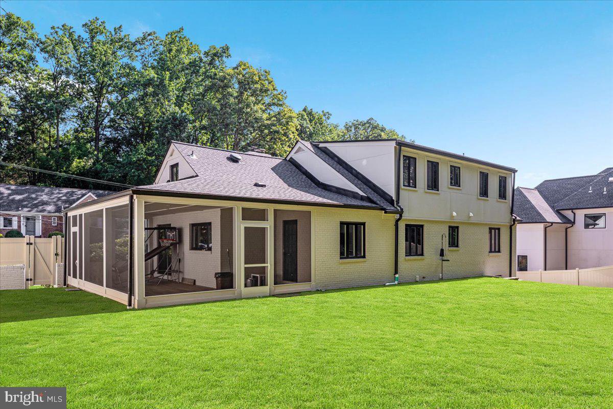 5124 37TH ST N, ARLINGTON, Virginia 22207, 5 Bedrooms Bedrooms, ,4 BathroomsBathrooms,Residential,For sale,5124 37TH ST N,VAAR2059832 MLS # VAAR2059832