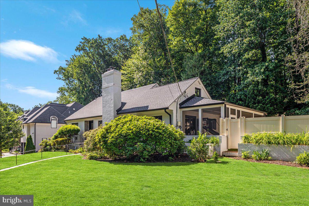 5124 37TH ST N, ARLINGTON, Virginia 22207, 5 Bedrooms Bedrooms, ,4 BathroomsBathrooms,Residential,For sale,5124 37TH ST N,VAAR2059832 MLS # VAAR2059832