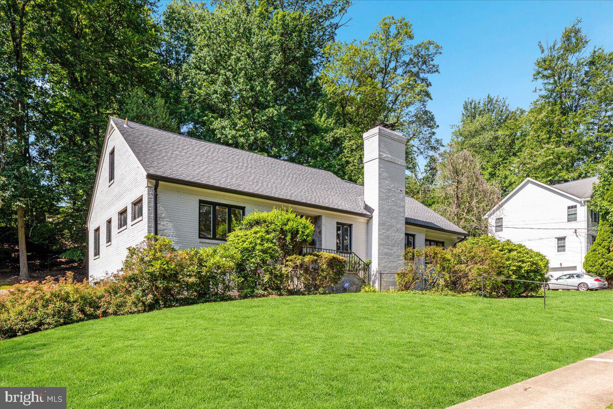 5124 37TH ST N, ARLINGTON, Virginia 22207, 5 Bedrooms Bedrooms, ,4 BathroomsBathrooms,Residential,For sale,5124 37TH ST N,VAAR2059832 MLS # VAAR2059832