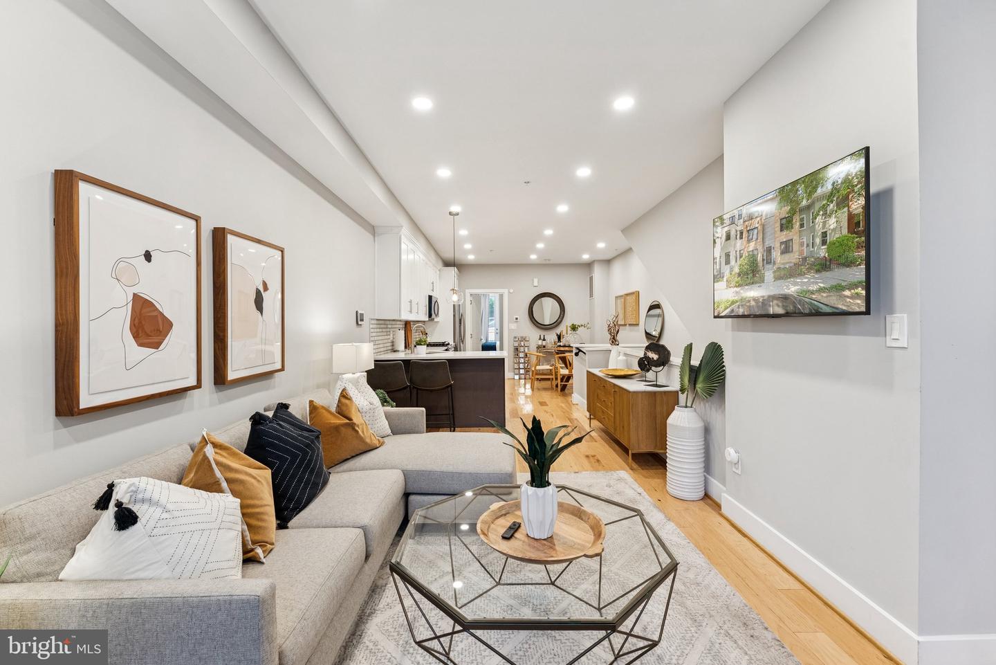 614 I ST NE #1, WASHINGTON, District Of Columbia 20002, 3 Bedrooms Bedrooms, ,3 BathroomsBathrooms,Residential,For sale,614 I ST NE #1,DCDC2207694 MLS # DCDC2207694