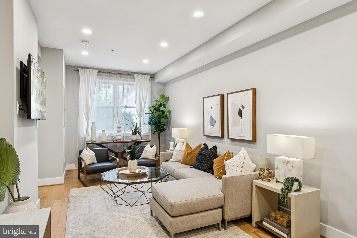 614 I ST NE #1, WASHINGTON, District Of Columbia 20002, 3 Bedrooms Bedrooms, ,3 BathroomsBathrooms,Residential,For sale,614 I ST NE #1,DCDC2207694 MLS # DCDC2207694