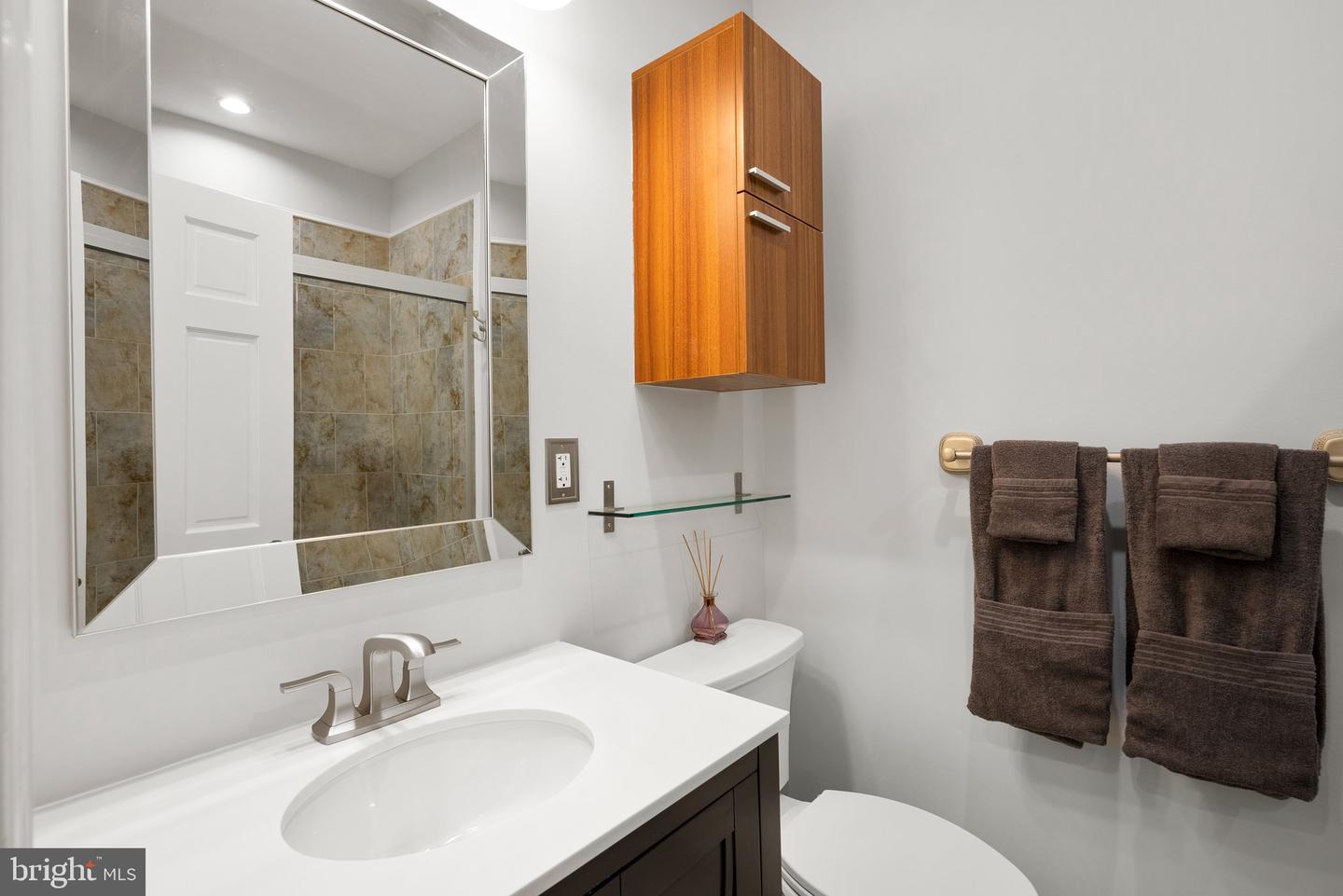 1125 K ST NE, WASHINGTON, District Of Columbia 20002, 5 Bedrooms Bedrooms, ,3 BathroomsBathrooms,Residential,For sale,1125 K ST NE,DCDC2207804 MLS # DCDC2207804