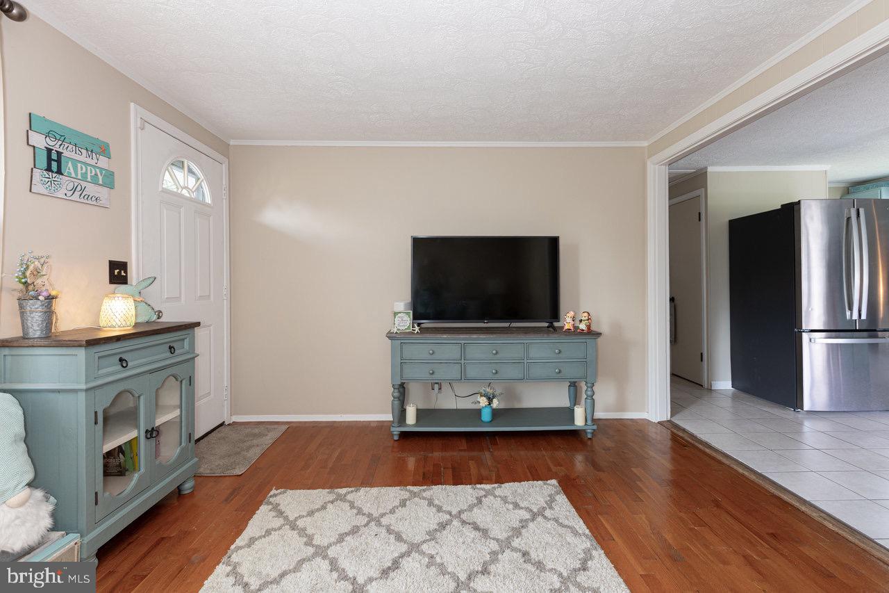 3307 OAK RIDGE RD, MOUNT CRAWFORD, Virginia 22841, 3 Bedrooms Bedrooms, ,1 BathroomBathrooms,Residential,For sale,3307 OAK RIDGE RD,VARO2002402 MLS # VARO2002402