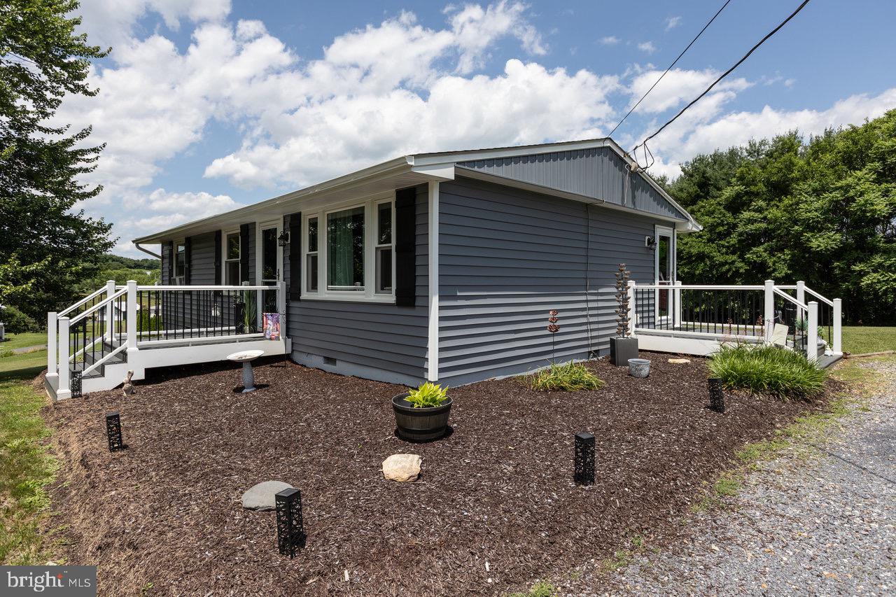 3307 OAK RIDGE RD, MOUNT CRAWFORD, Virginia 22841, 3 Bedrooms Bedrooms, ,1 BathroomBathrooms,Residential,For sale,3307 OAK RIDGE RD,VARO2002402 MLS # VARO2002402