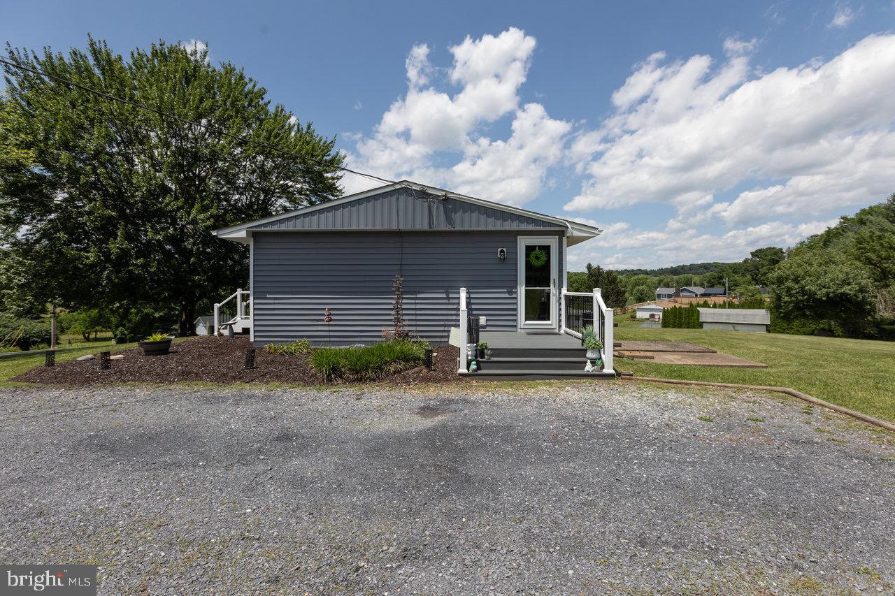 3307 OAK RIDGE RD, MOUNT CRAWFORD, Virginia 22841, 3 Bedrooms Bedrooms, ,1 BathroomBathrooms,Residential,For sale,3307 OAK RIDGE RD,VARO2002402 MLS # VARO2002402