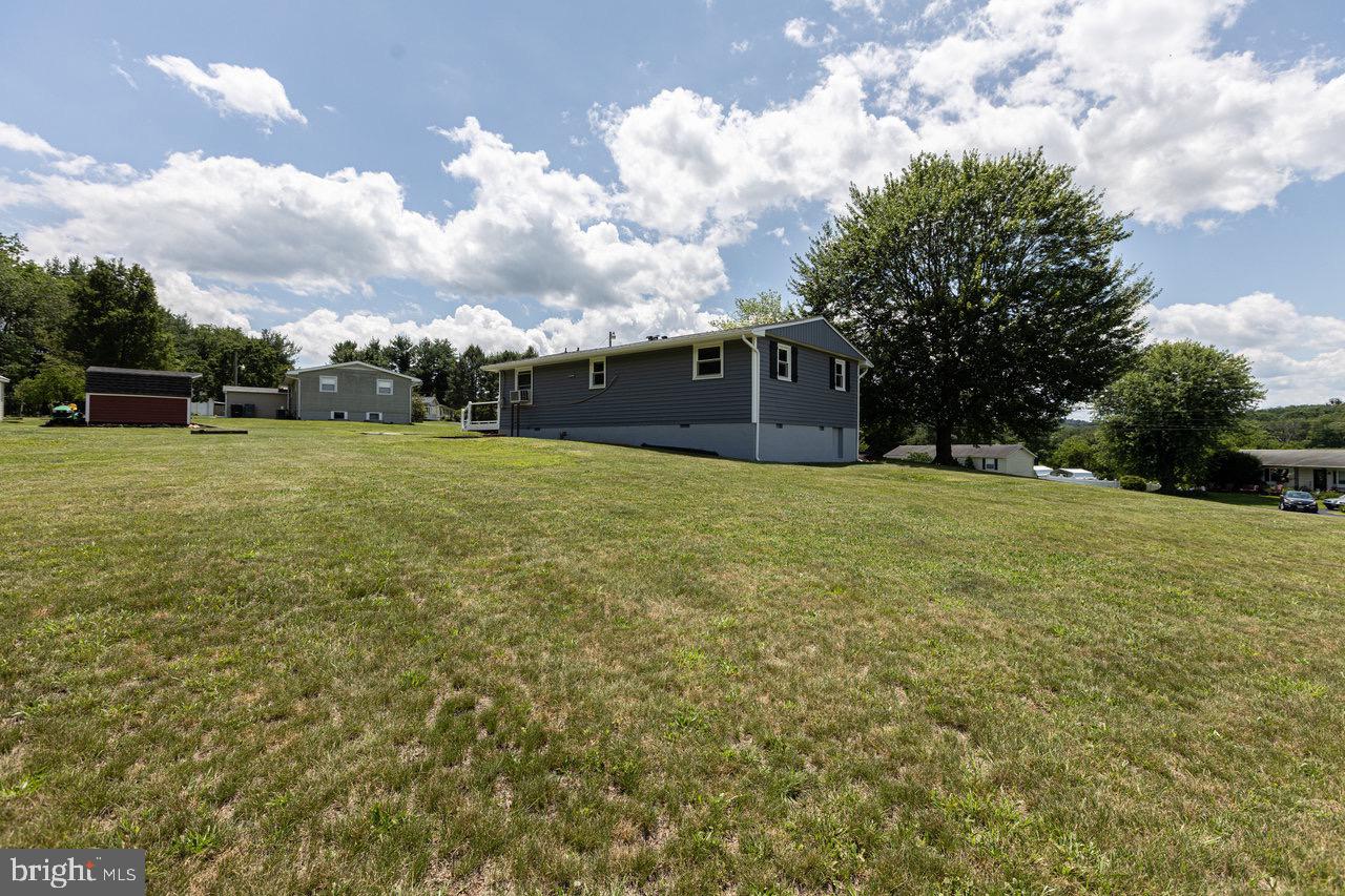 3307 OAK RIDGE RD, MOUNT CRAWFORD, Virginia 22841, 3 Bedrooms Bedrooms, ,1 BathroomBathrooms,Residential,For sale,3307 OAK RIDGE RD,VARO2002402 MLS # VARO2002402