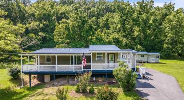 185 ESTALINE VALLEY RD, AUGUSTA SPRINGS, Virginia 24411, 3 Bedrooms Bedrooms, ,3 BathroomsBathrooms,Residential,For sale,185 ESTALINE VALLEY RD,666123 MLS # 666123