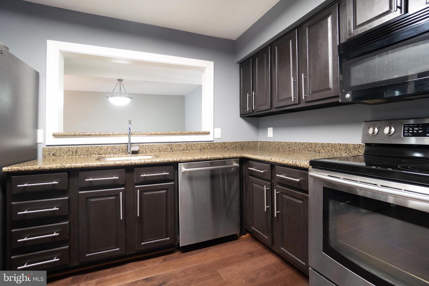 10248 APPALACHIAN CIR #1-D7, OAKTON, Virginia 22124, 2 Bedrooms Bedrooms, ,2 BathroomsBathrooms,Residential,For sale,10248 APPALACHIAN CIR #1-D7,VAFX2251470 MLS # VAFX2251470