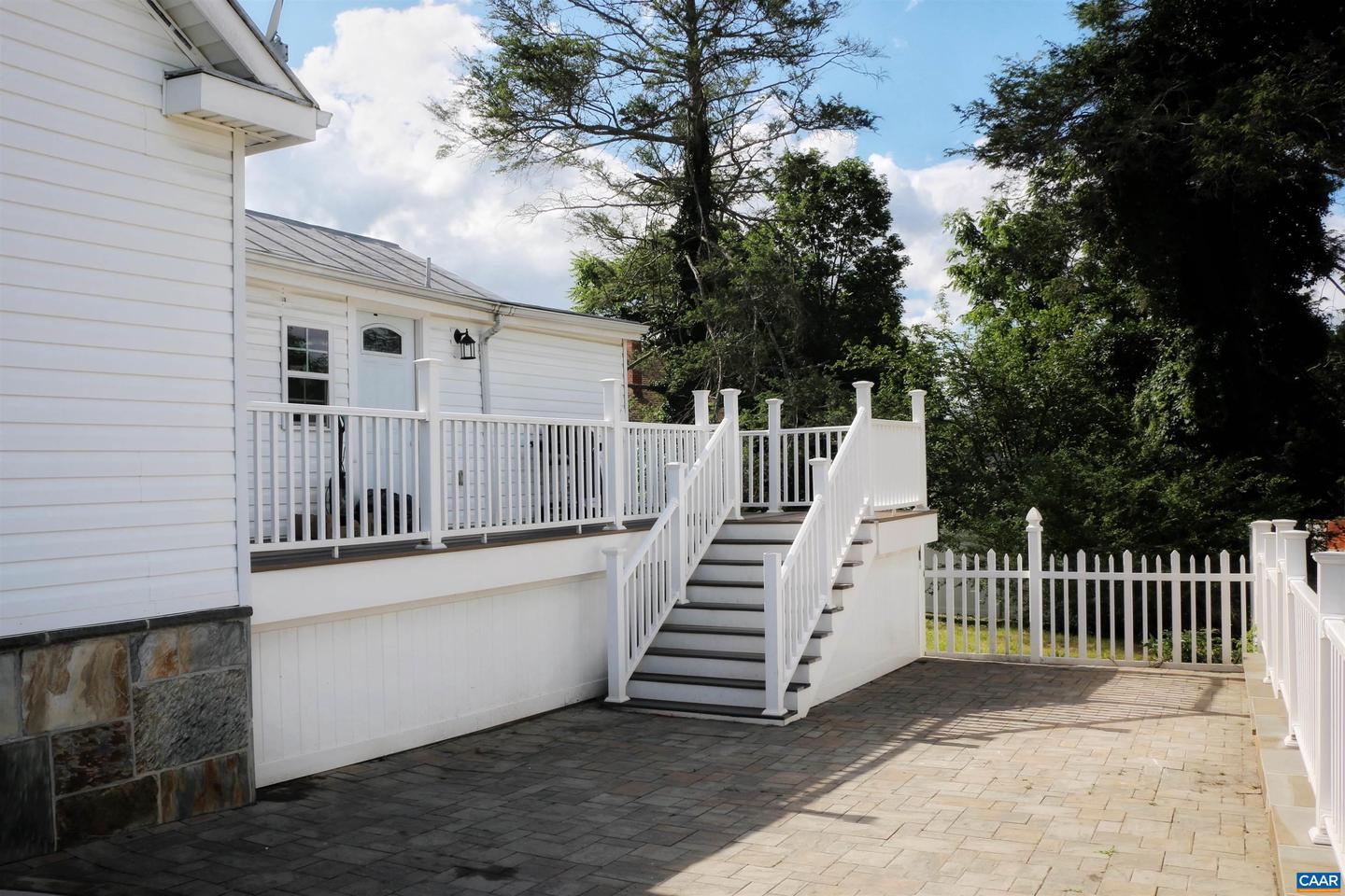 107 W GAY ST, STAUNTON, Virginia 24401, 2 Bedrooms Bedrooms, ,1 BathroomBathrooms,Residential,For sale,107 W GAY ST,666149 MLS # 666149