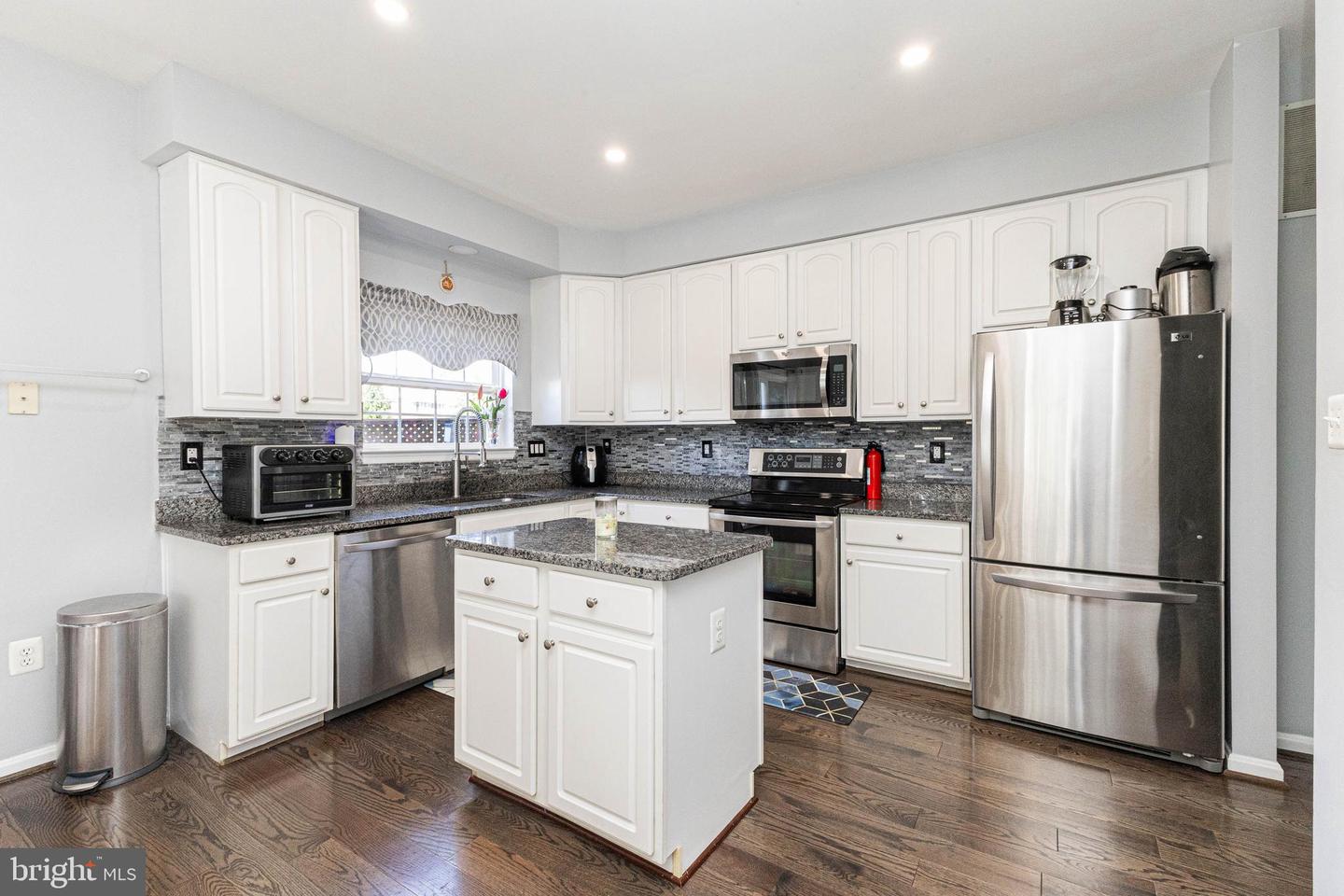 8226 BATES RD, LORTON, Virginia 22079, 3 Bedrooms Bedrooms, ,2 BathroomsBathrooms,Residential,For sale,8226 BATES RD,VAFX2252000 MLS # VAFX2252000