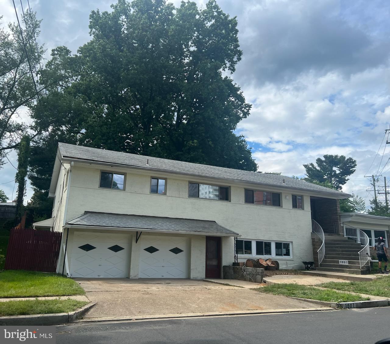 1601 NORTH PORTAL DR NW, WASHINGTON, District Of Columbia 20012, 6 Bedrooms Bedrooms, ,6 BathroomsBathrooms,Residential,For sale,1601 NORTH PORTAL DR NW,DCDC2207978 MLS # DCDC2207978