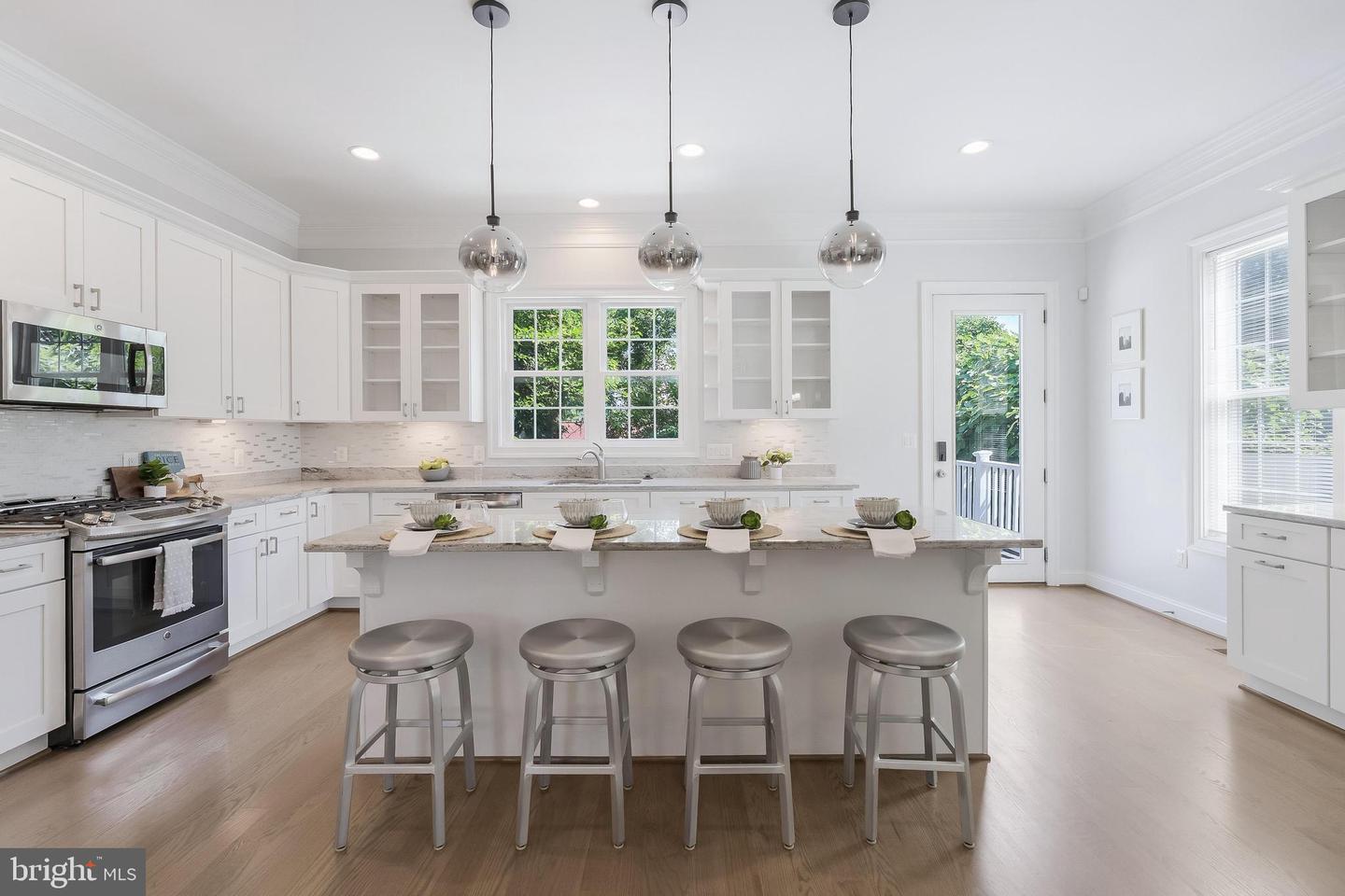 1635 13TH ST S, ARLINGTON, Virginia 22204, 4 Bedrooms Bedrooms, ,3 BathroomsBathrooms,Residential,For sale,1635 13TH ST S,VAAR2059918 MLS # VAAR2059918
