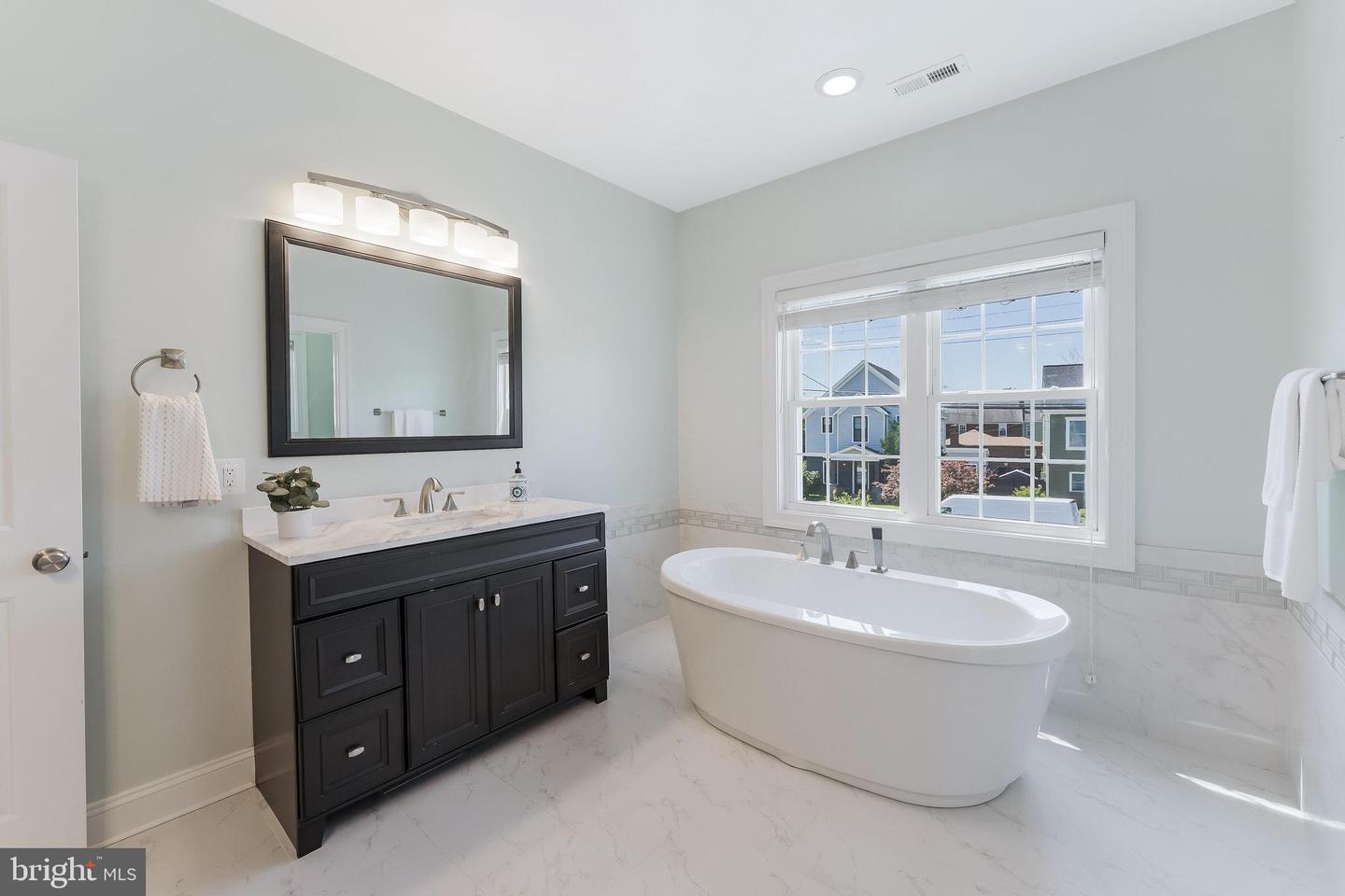 1635 13TH ST S, ARLINGTON, Virginia 22204, 4 Bedrooms Bedrooms, ,3 BathroomsBathrooms,Residential,For sale,1635 13TH ST S,VAAR2059918 MLS # VAAR2059918