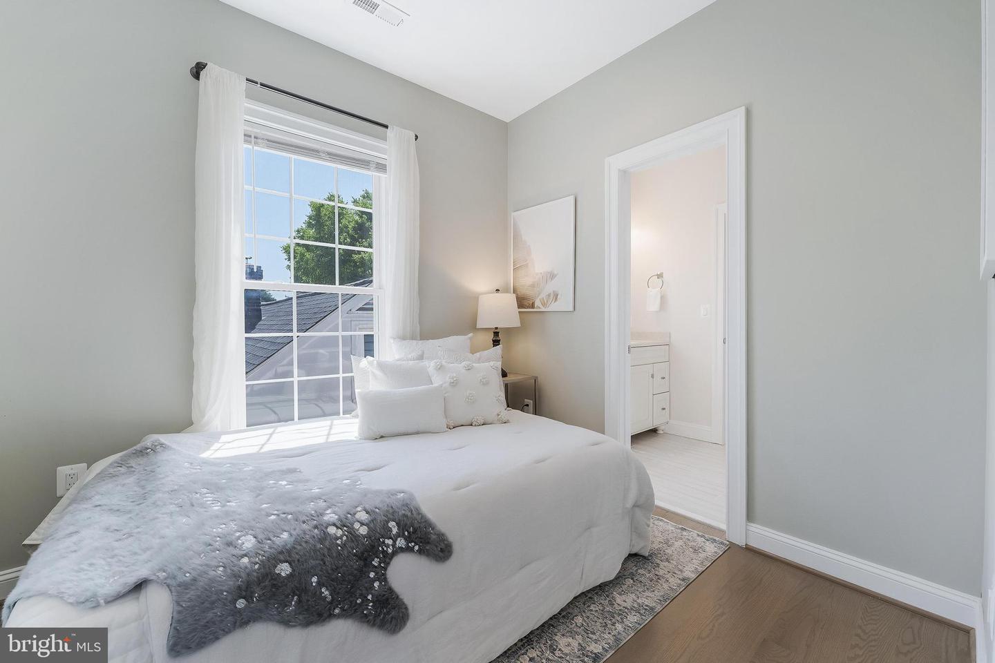 1635 13TH ST S, ARLINGTON, Virginia 22204, 4 Bedrooms Bedrooms, ,3 BathroomsBathrooms,Residential,For sale,1635 13TH ST S,VAAR2059918 MLS # VAAR2059918