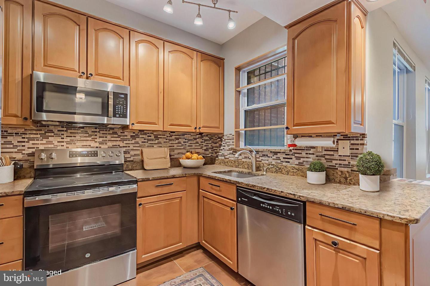 1458 COLUMBIA RD NW #109, WASHINGTON, District Of Columbia 20009, 2 Bedrooms Bedrooms, ,2 BathroomsBathrooms,Residential,For sale,1458 COLUMBIA RD NW #109,DCDC2207982 MLS # DCDC2207982