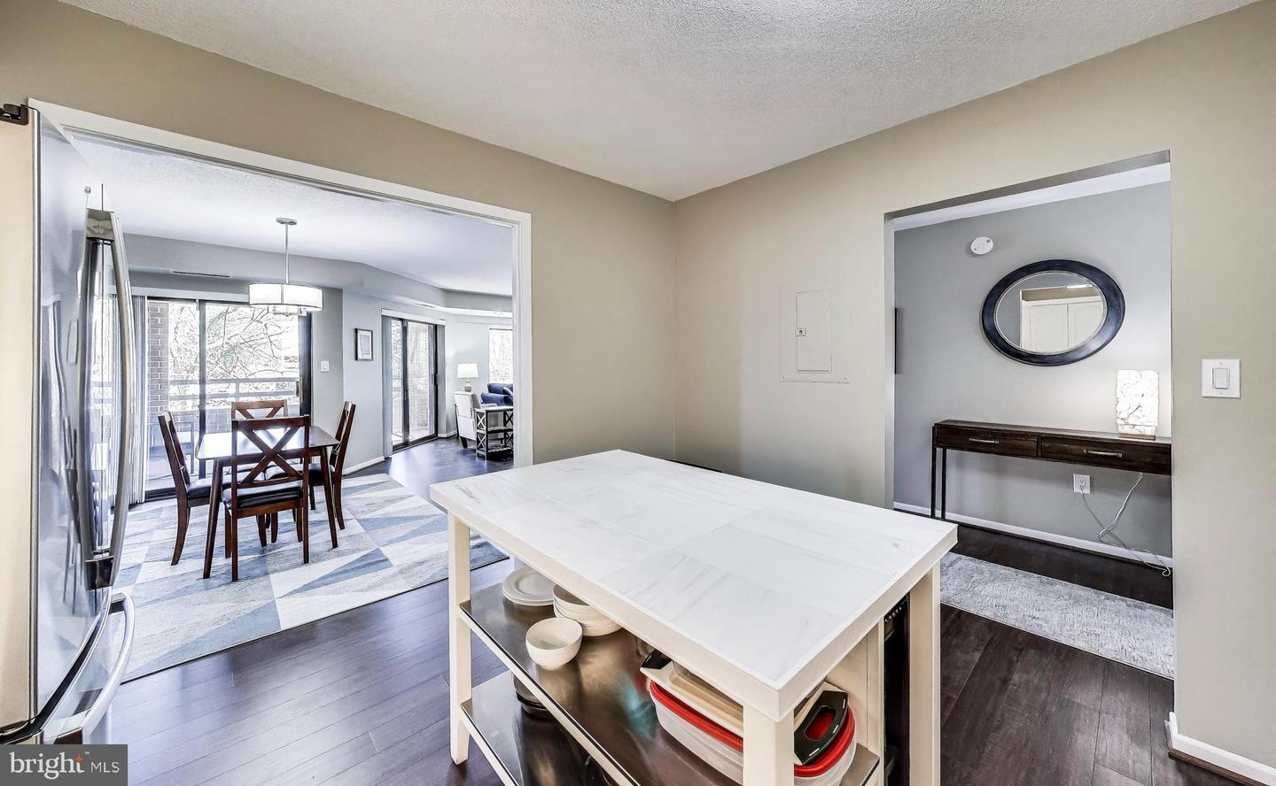 2111 WISCONSIN AVE NW #109, WASHINGTON, District Of Columbia 20007, 2 Bedrooms Bedrooms, ,2 BathroomsBathrooms,Residential,For sale,2111 WISCONSIN AVE NW #109,DCDC2208000 MLS # DCDC2208000